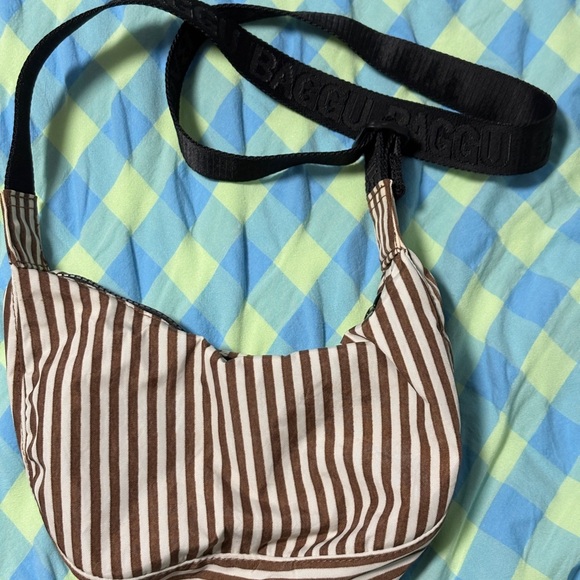 BAGGU small crescent Bag is brow stripes used in like new condition - Picture 1 of 3